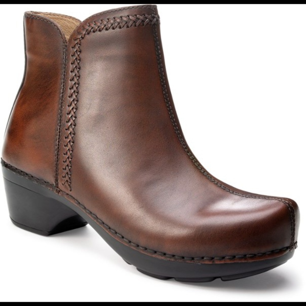 DANSKO (NWT) Scout brown boots